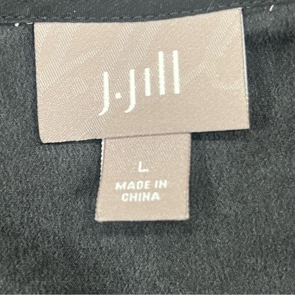 J.Jill Black 100% Silk Sleeveless Pleated Top Blouse Large Scoop Neck Minimalist - Picture 2 of 9
